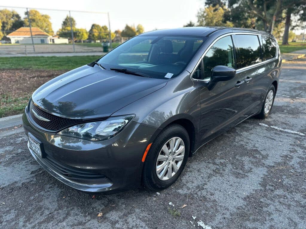 2018 Chrysler Pacifica L FWD