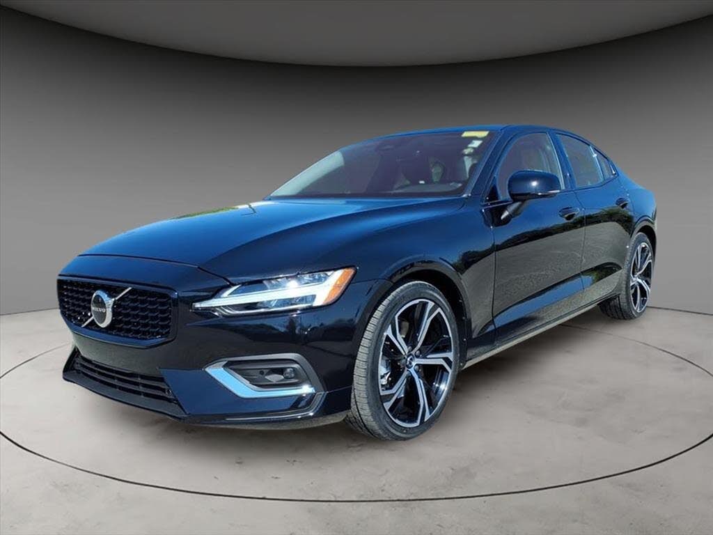 2024 Volvo S60 B5 Core Dark Theme AWD