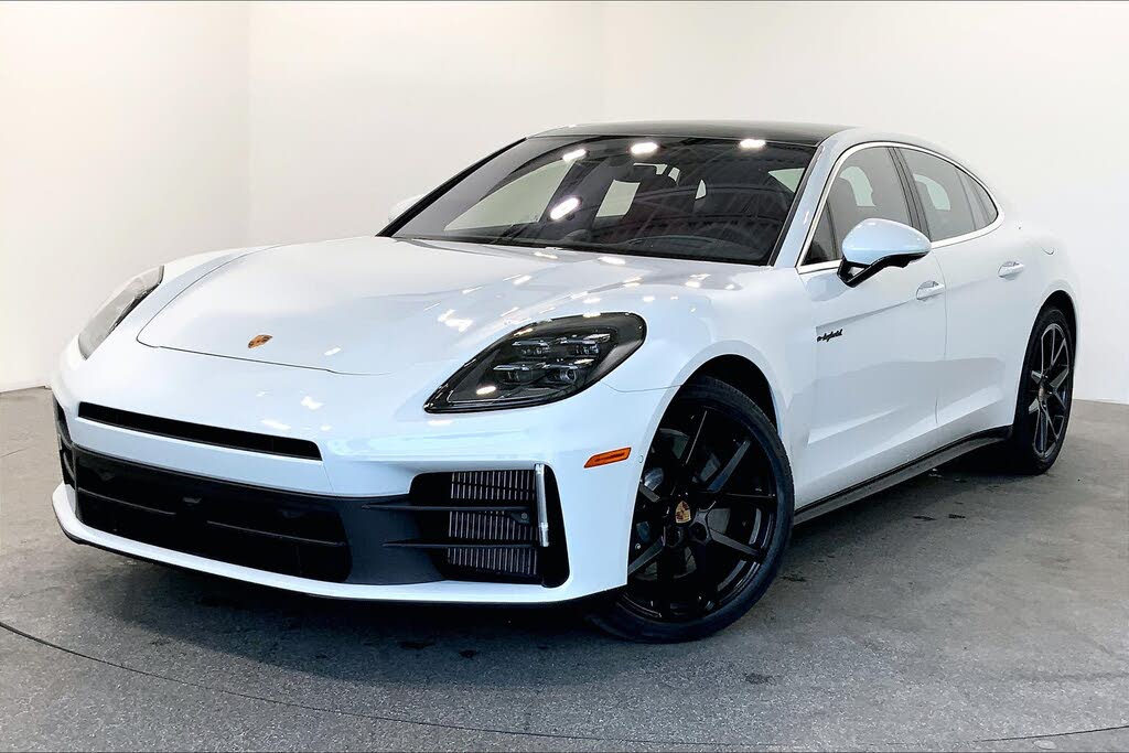 2025 Porsche Panamera 4 AWD