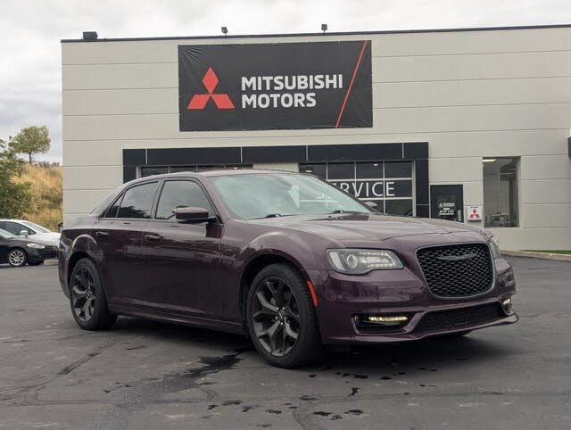 2021 Chrysler 300 Touring RWD