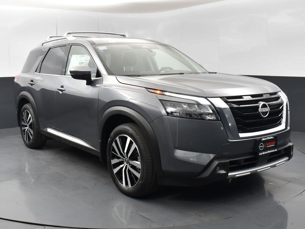 2025 Nissan Pathfinder Platinum FWD
