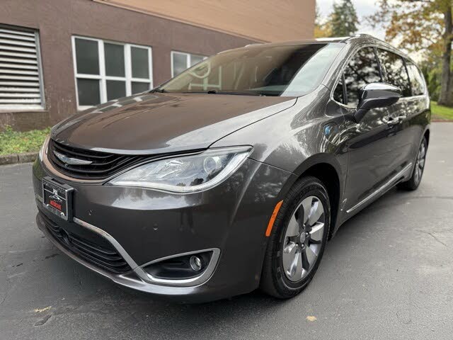 2018 Chrysler Pacifica Hybrid Limited FWD
