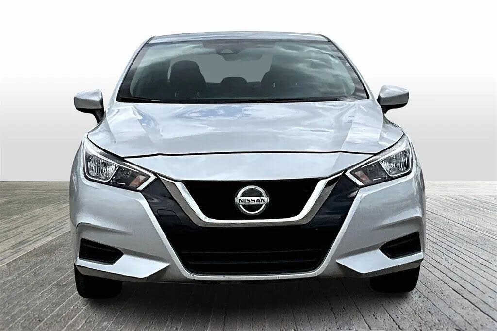 2022 Nissan Versa SV FWD