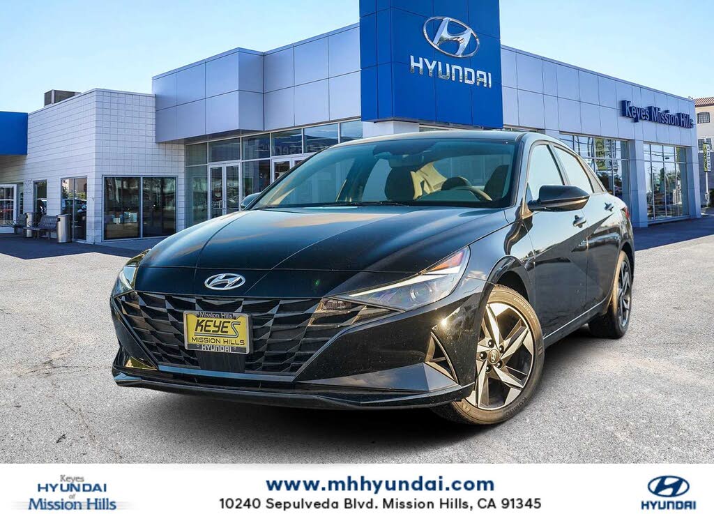 2023 Hyundai Elantra SEL FWD