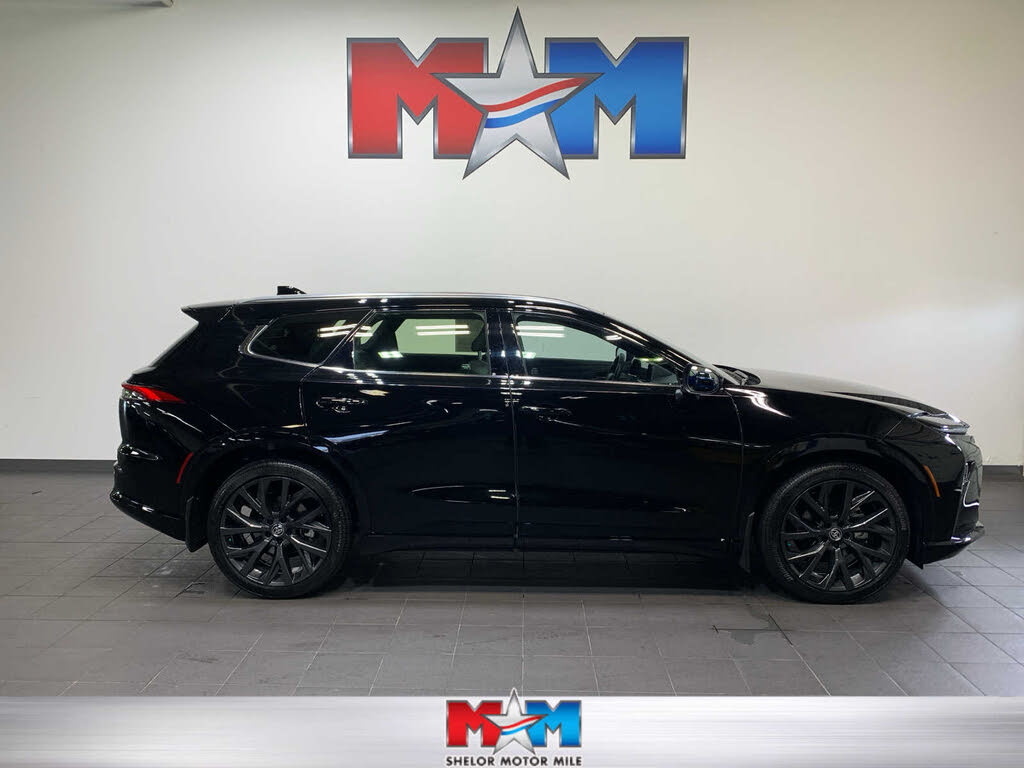 2025 Toyota Crown Signia Limited AWD