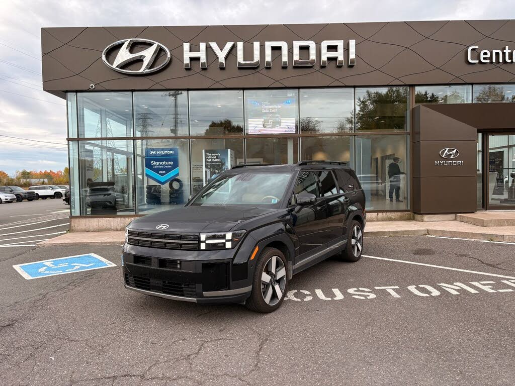 Hyundai Santa Fe Luxury AWD 2025