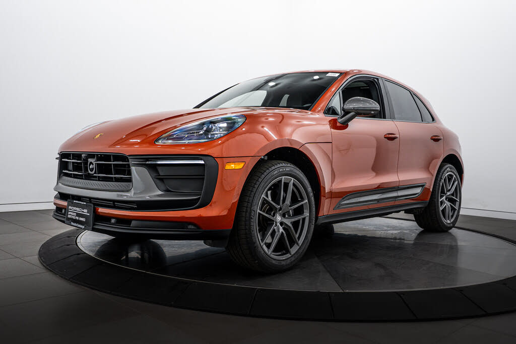 2025 Porsche Macan T AWD