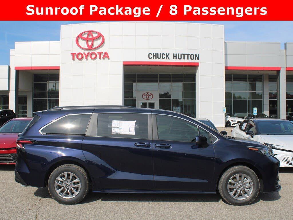 2025 Toyota Sienna LE 8-Passenger FWD