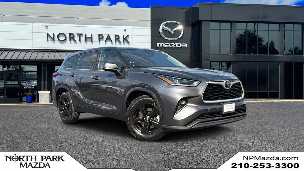 2021 Toyota Highlander LE FWD