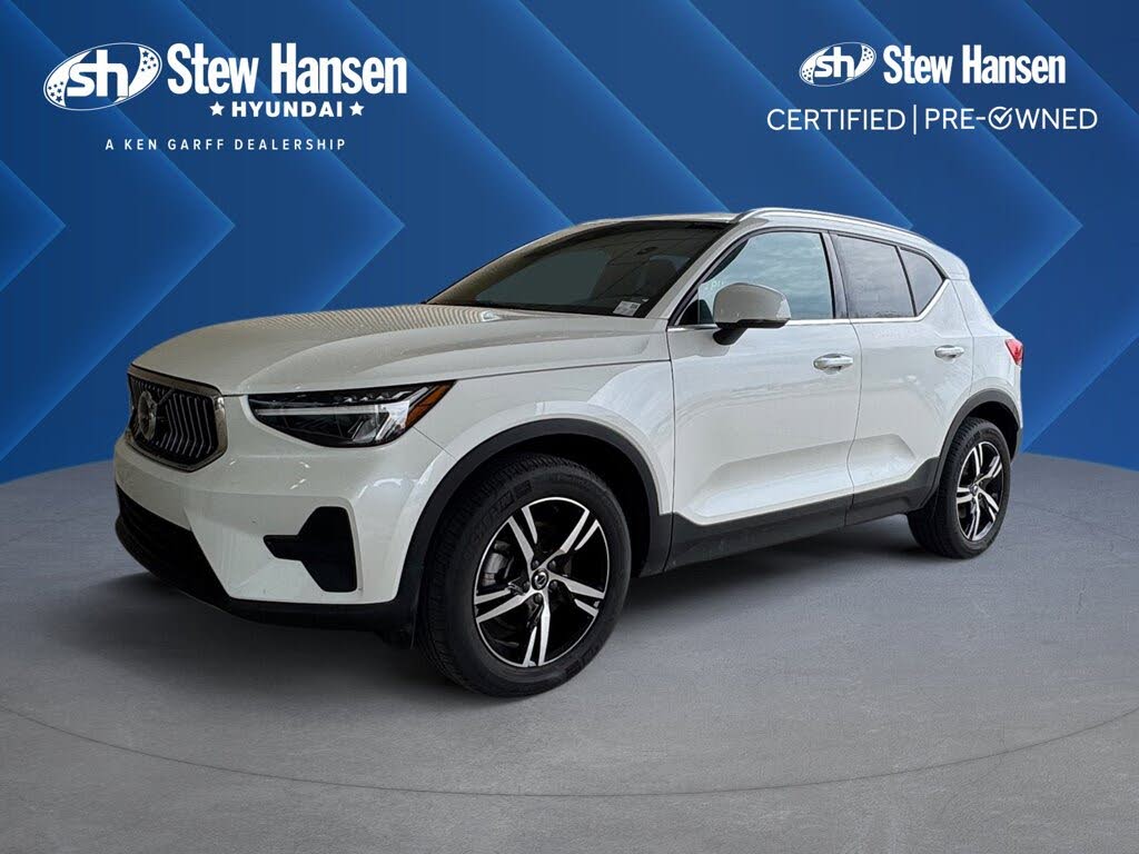 2025 Volvo XC40 B5 Core Bright Theme AWD
