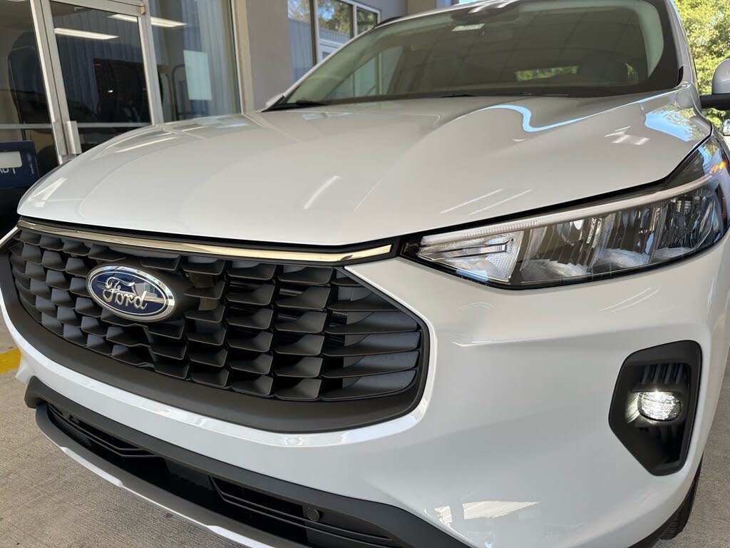 2026 Ford Escape Hybrid Plug-in FWD