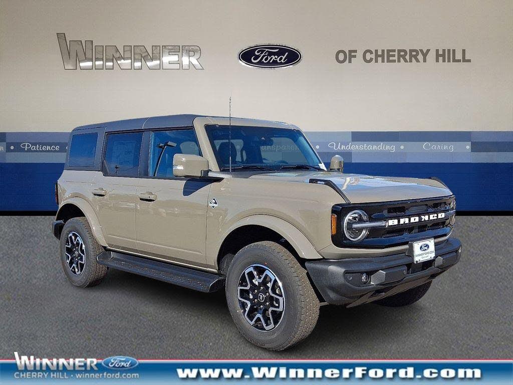 2025 Ford Bronco Outer Banks 4-Door 4WD