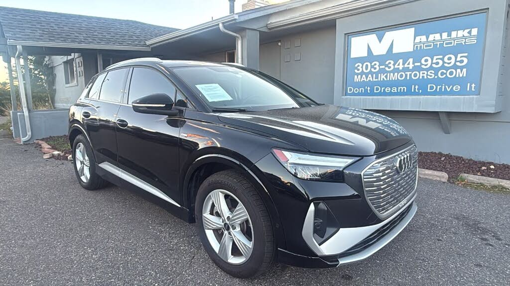 2024 Audi Q4 e-tron quattro Premium Plus 55