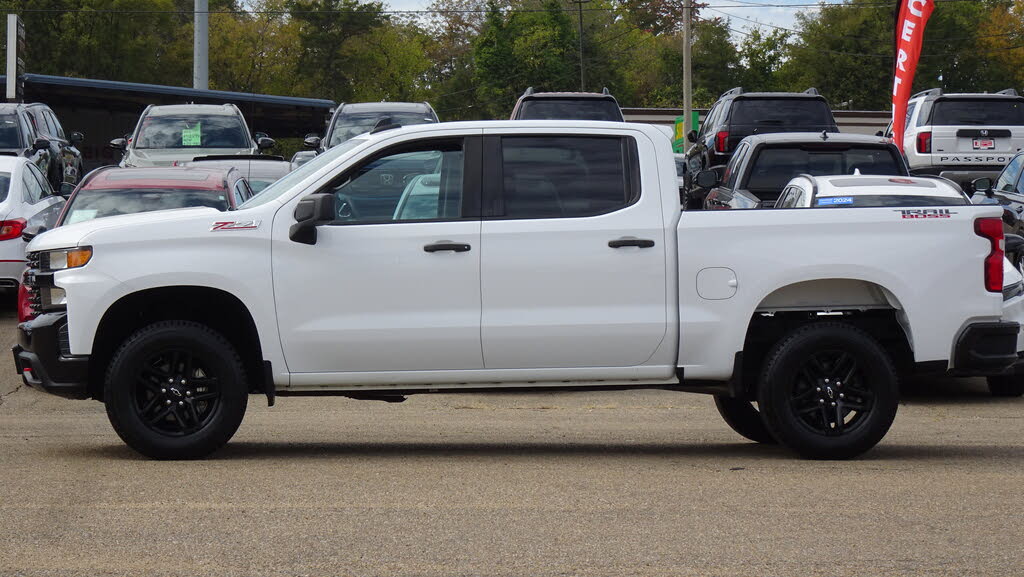 2022 Chevrolet Silverado 1500 Custom Trail Boss Crew Cab 4WD