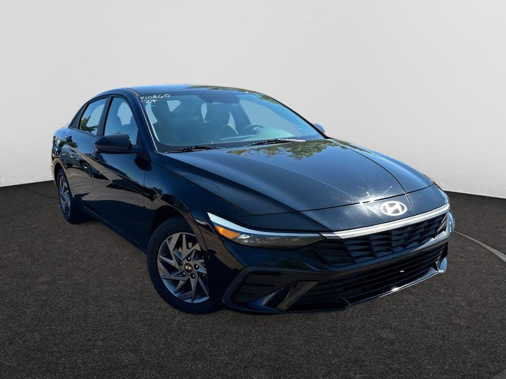 2024 Hyundai Elantra SEL FWD