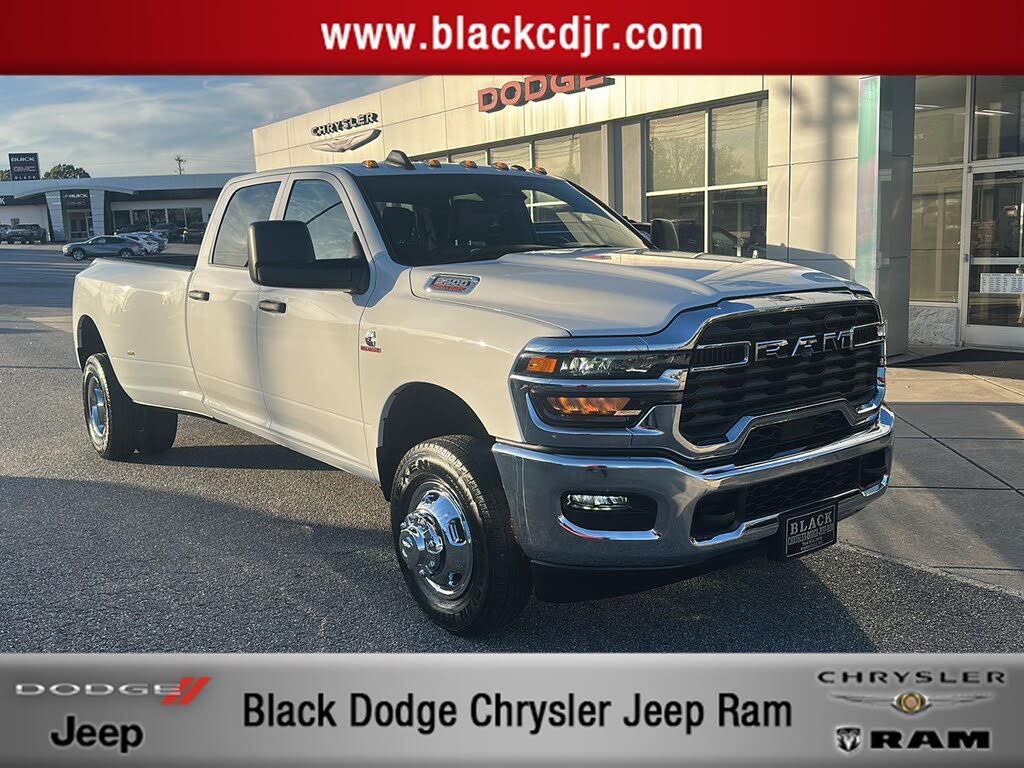2026 RAM 3500 Tradesman Crew Cab LB DRW 4WD