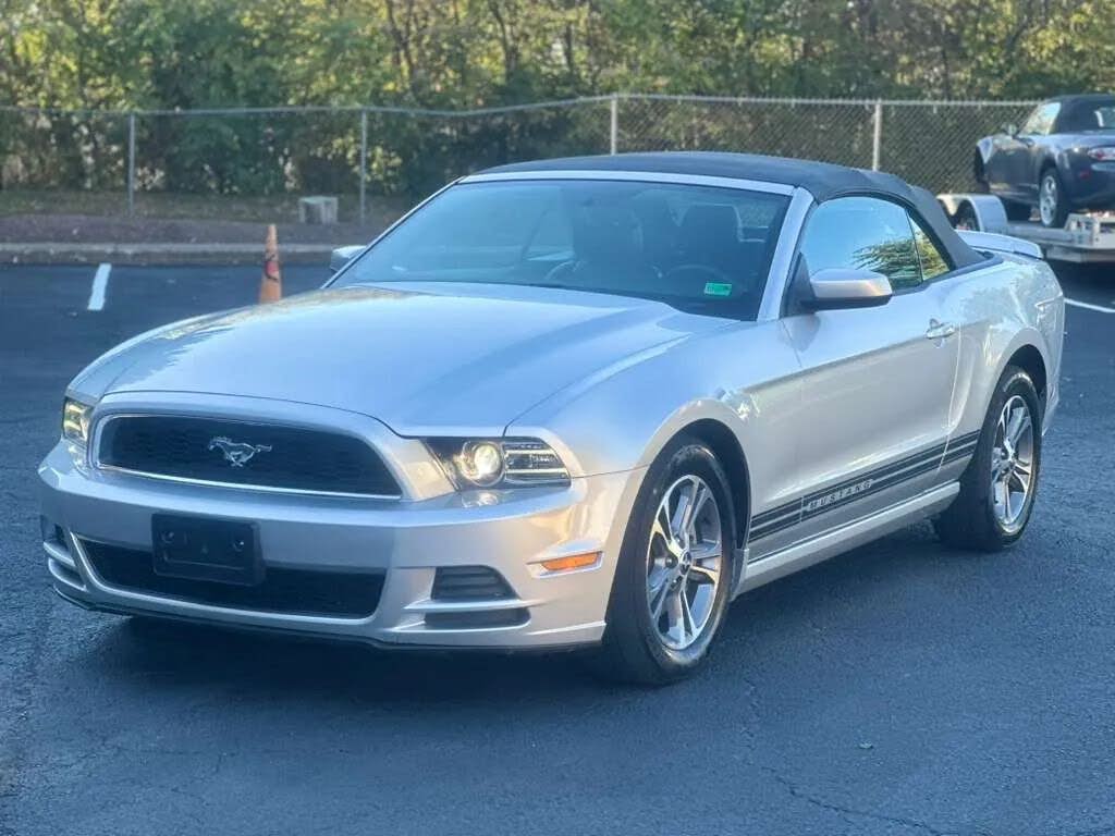 2014 Ford Mustang V6 Premium Convertible RWD