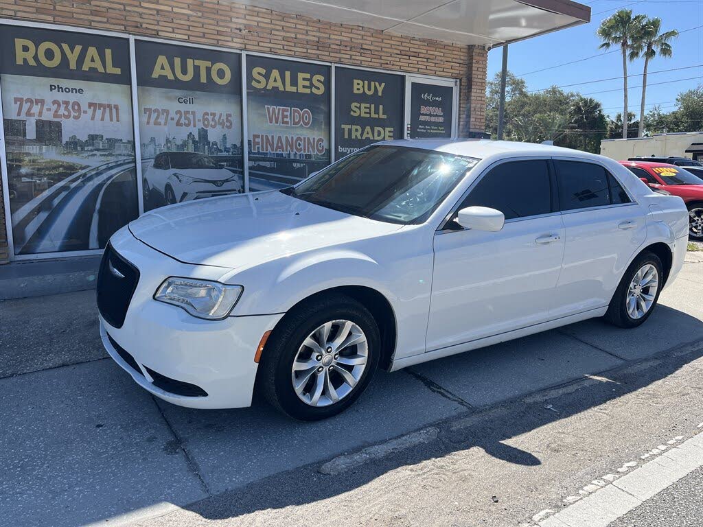 2015 Chrysler 300 Limited RWD