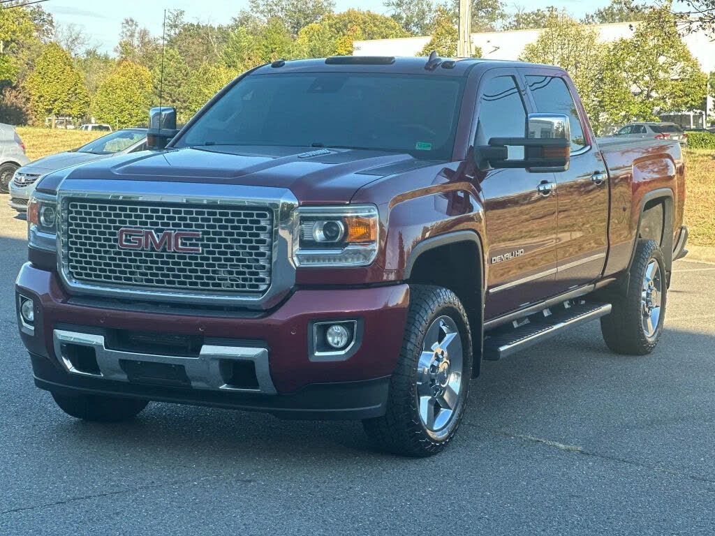 2015 GMC Sierra 2500HD Denali Crew Cab SB 4WD
