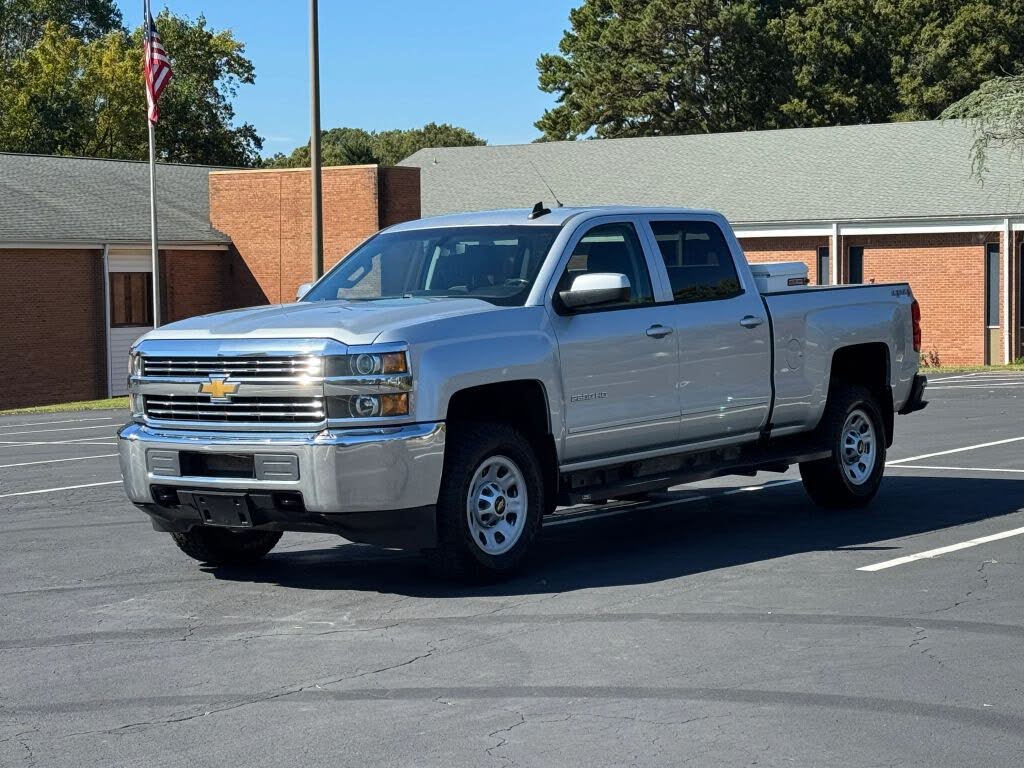 2017 Chevrolet Silverado 2500HD LT Crew Cab 4WD