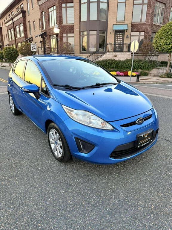 2013 Ford Fiesta SE Hatchback