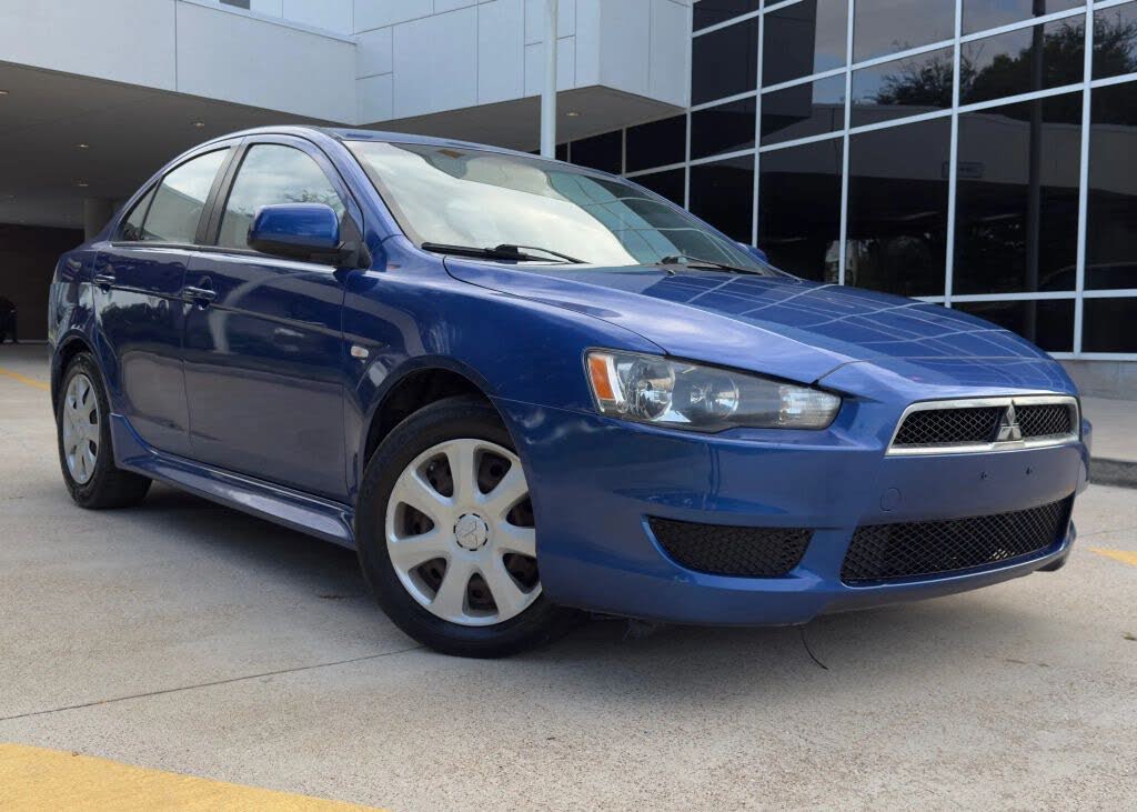 2013 Mitsubishi Lancer ES FWD
