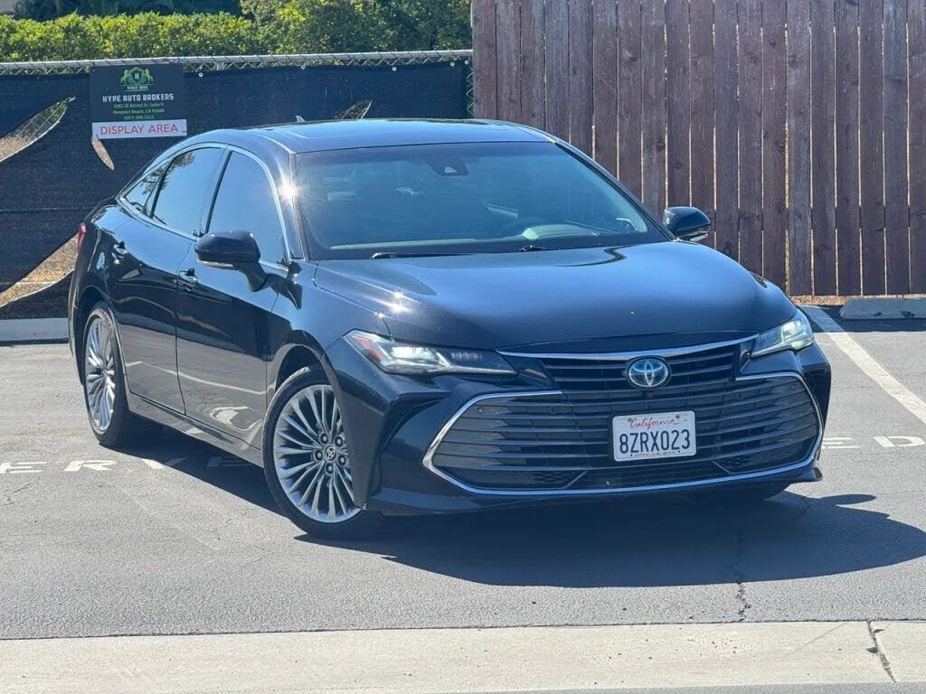2022 Toyota Avalon Hybrid Limited FWD