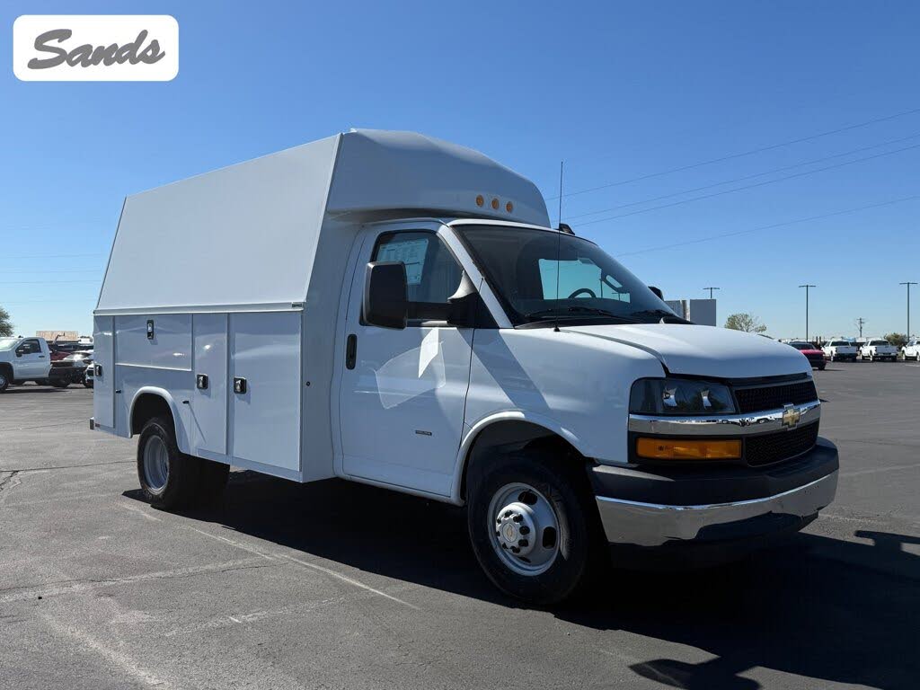 2025 Chevrolet Express Chassis 3500 Cutaway 139