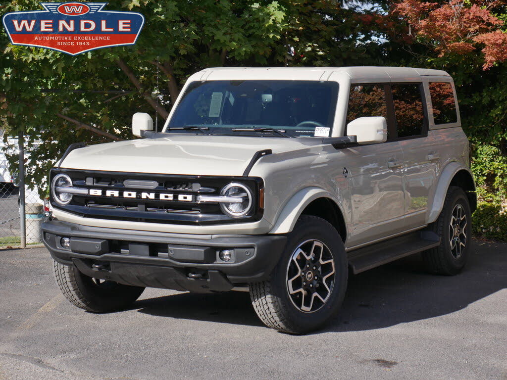 2025 Ford Bronco Outer Banks 4-Door 4WD