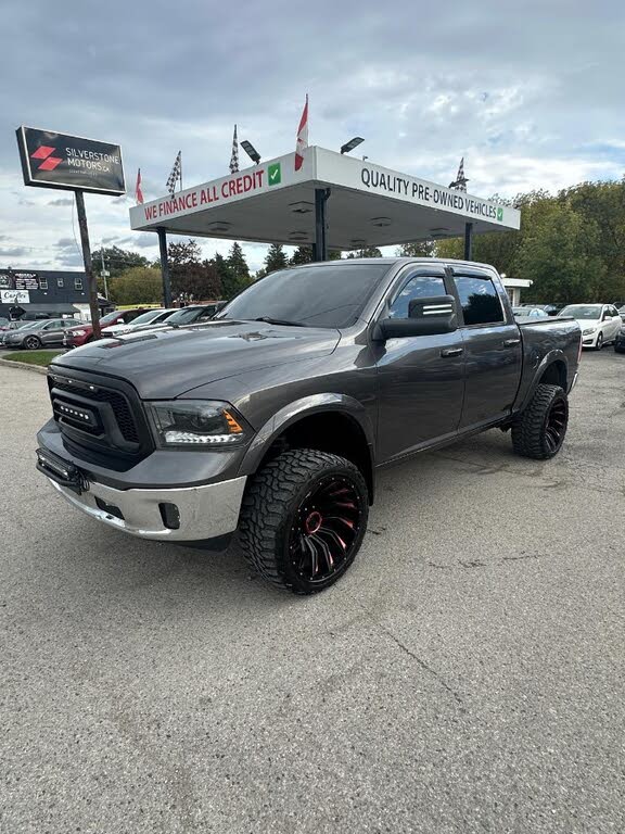 2015 RAM 1500 Laramie Crew Cab 4WD