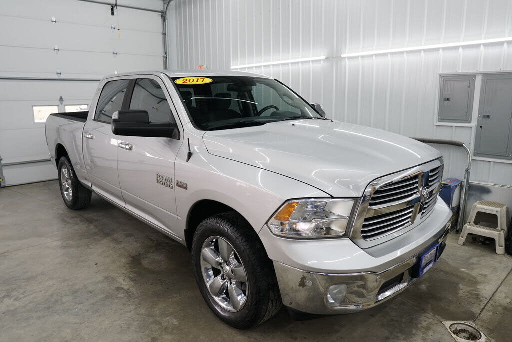 2017 RAM 1500 SLT Crew Cab 4WD