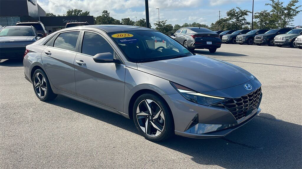 2023 Hyundai Elantra Limited FWD