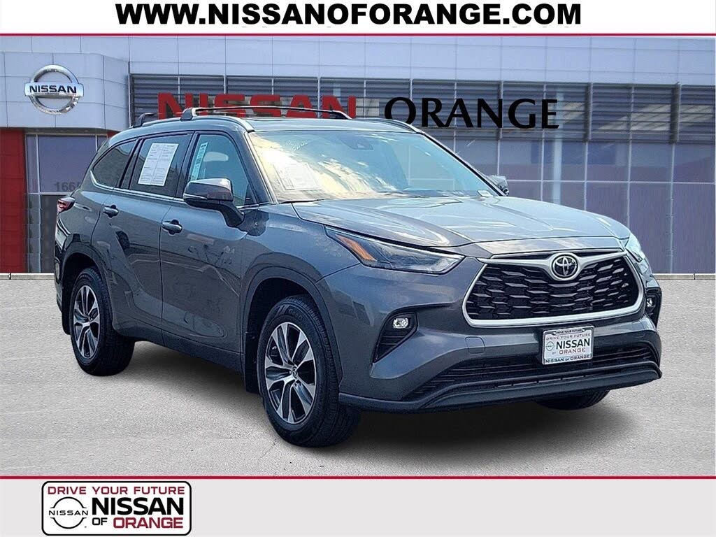 2022 Toyota Highlander XLE FWD