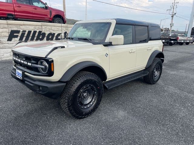 2025 Ford Bronco Outer Banks 4-Door 4WD