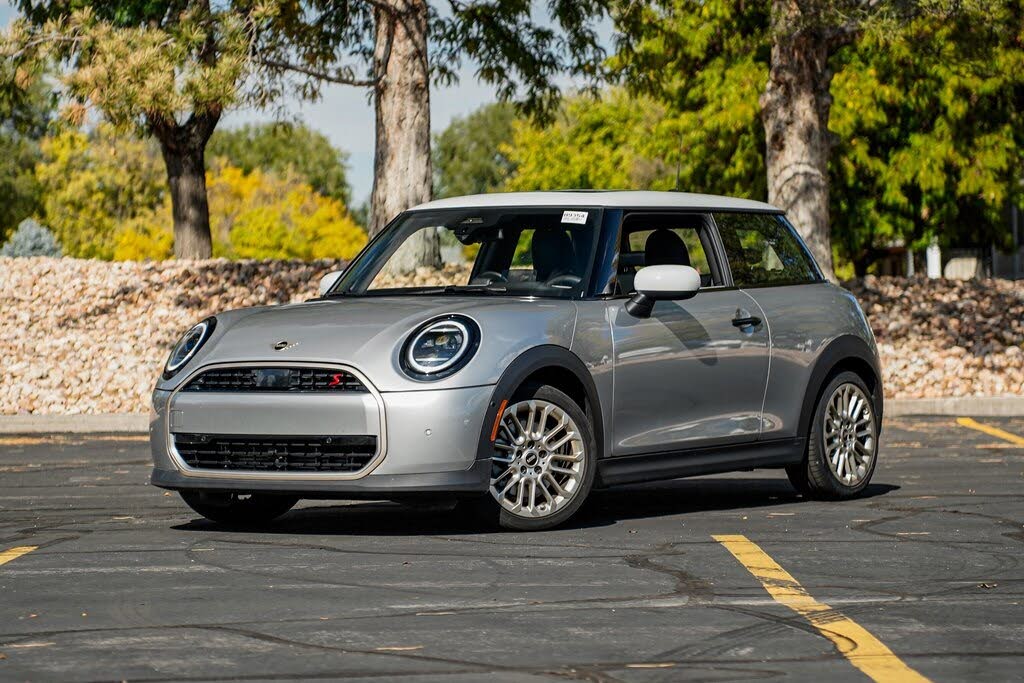 2025 MINI Cooper S Signature Trim 2-door Hatchback