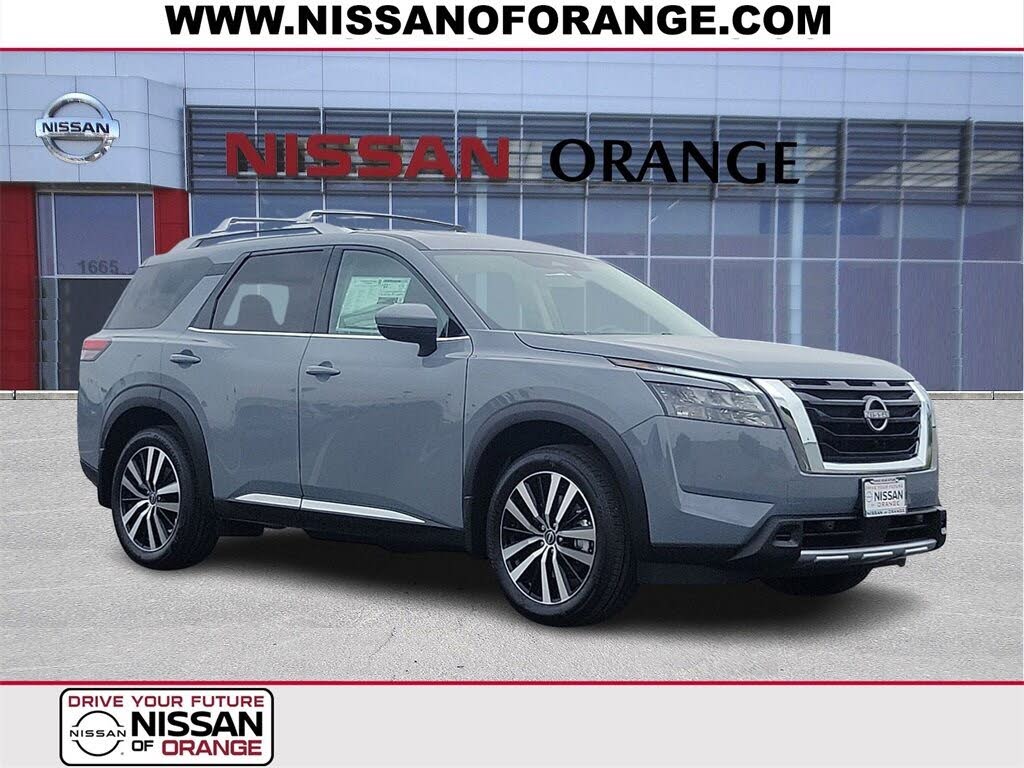 2025 Nissan Pathfinder Platinum FWD