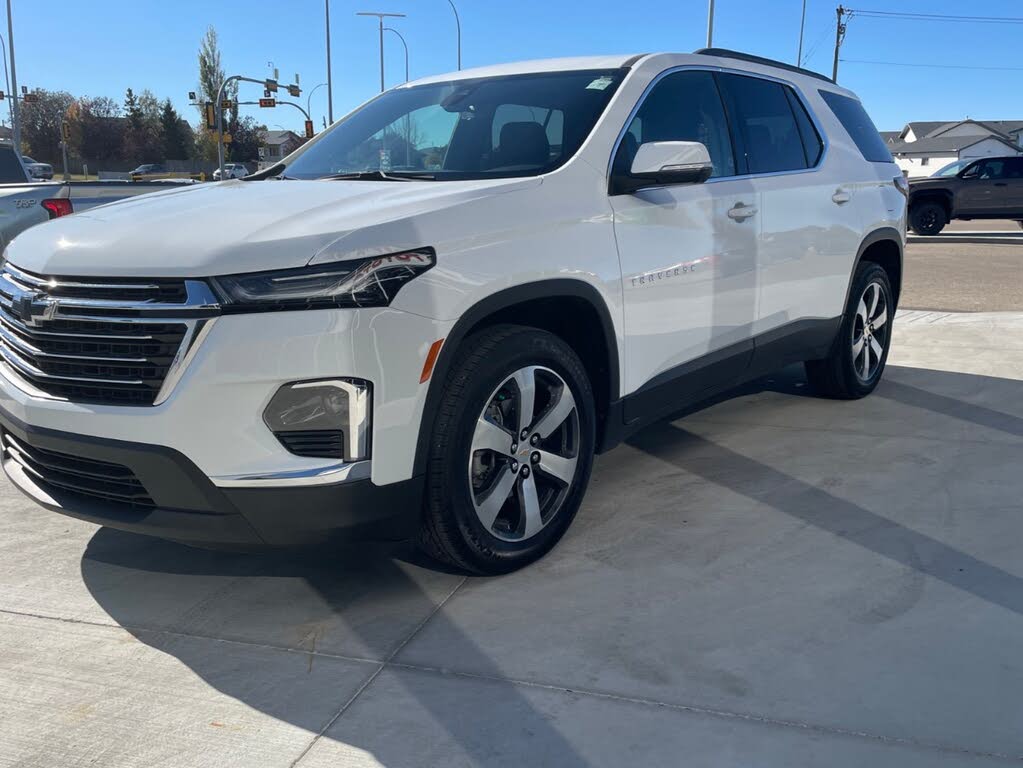 2023 Chevrolet Traverse LT Leather AWD