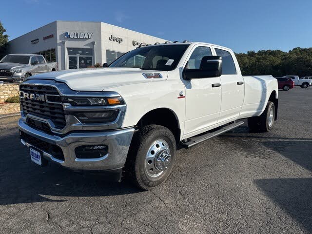 2026 RAM 3500 Tradesman Crew Cab LB DRW 4WD
