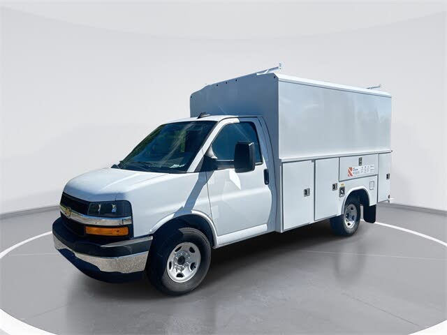 2025 Chevrolet Express Chassis 3500 Cutaway 139
