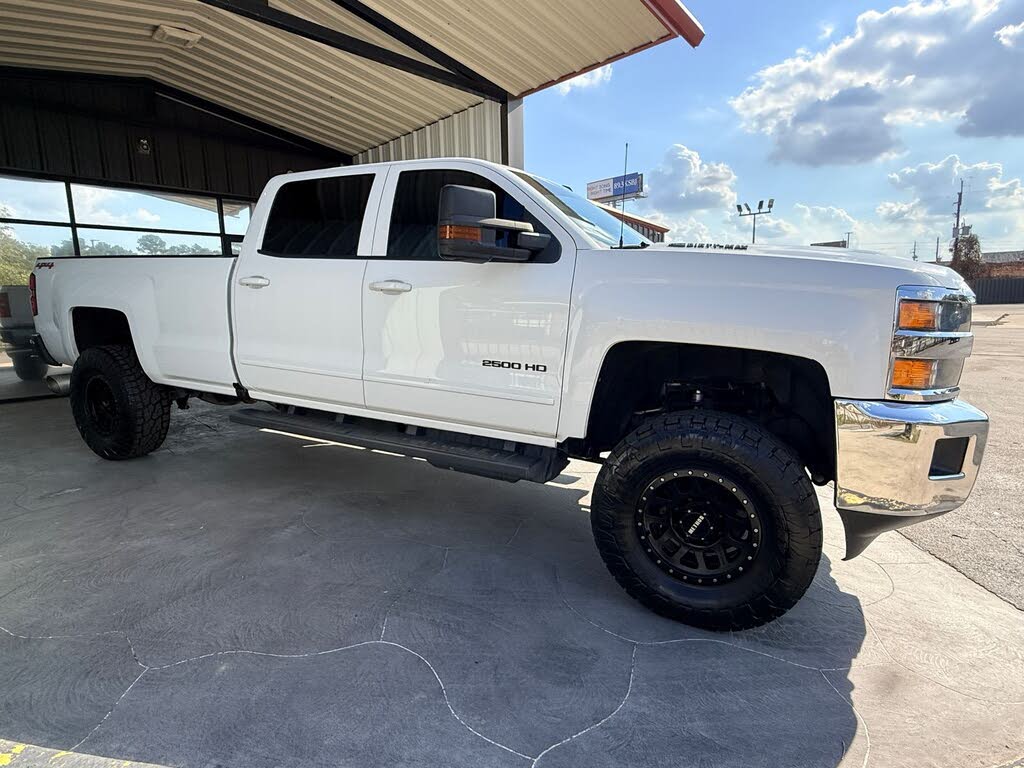 2017 Chevrolet Silverado 2500HD LT Crew Cab 4WD