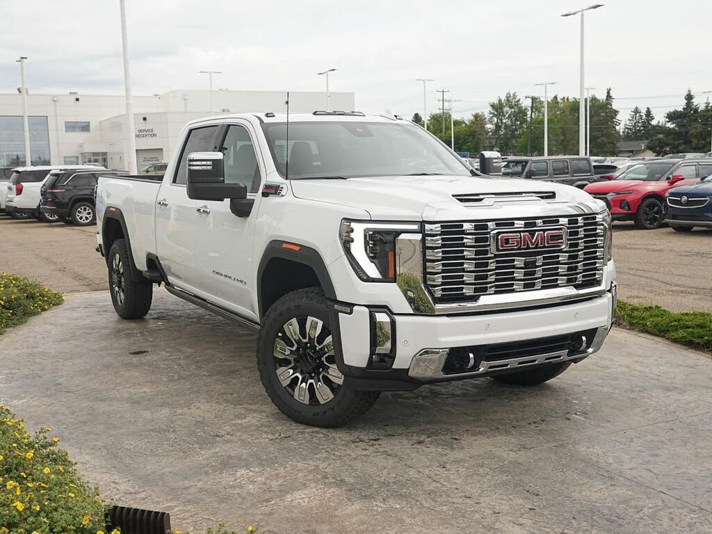 2025 GMC Sierra 3500HD Denali Crew Cab 4WD