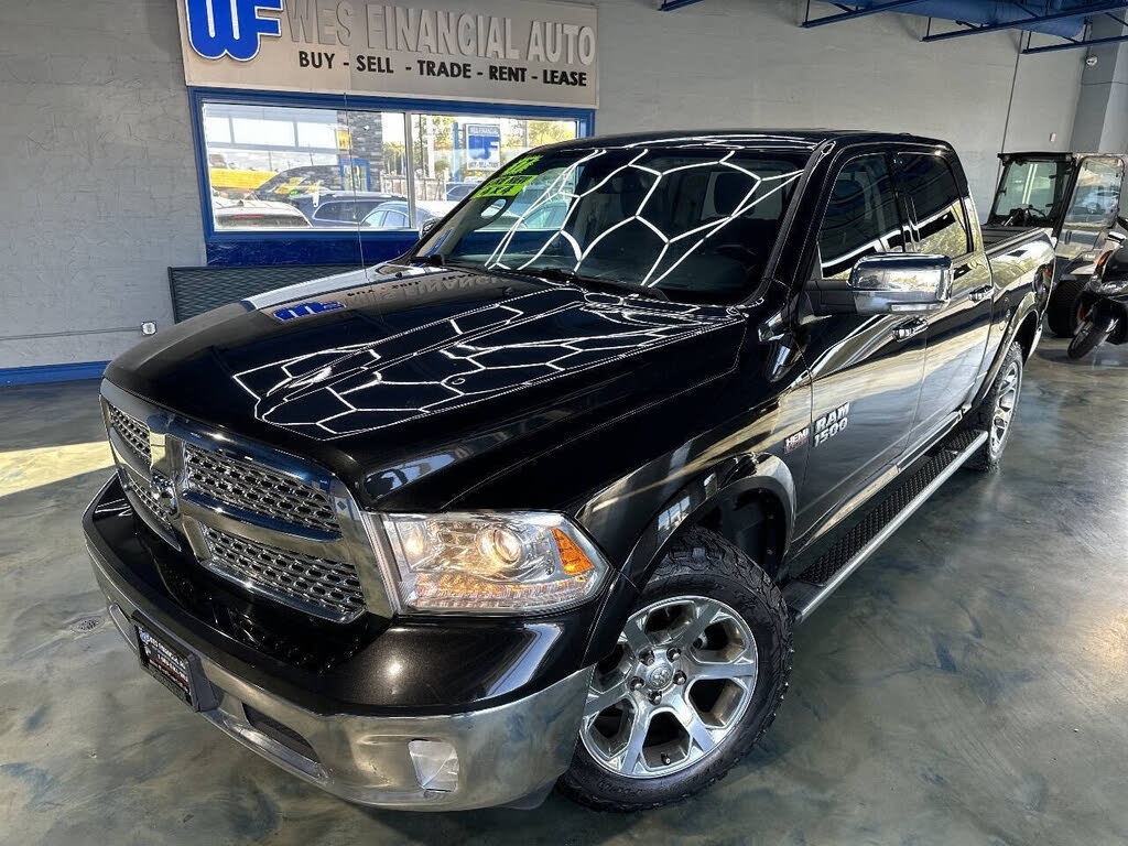 2017 RAM 1500 Laramie Crew Cab 4WD