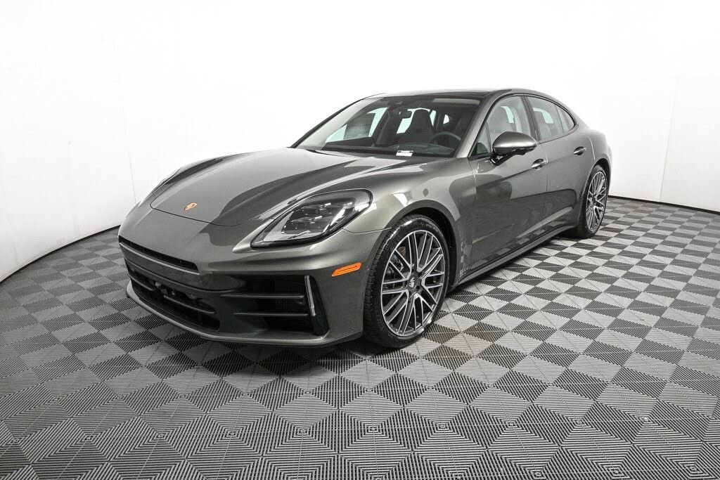 2026 Porsche Panamera 4 AWD