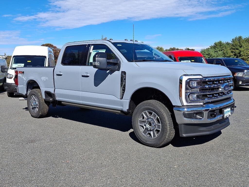 2026 Ford F-350 Super Duty Lariat Crew Cab 4WD