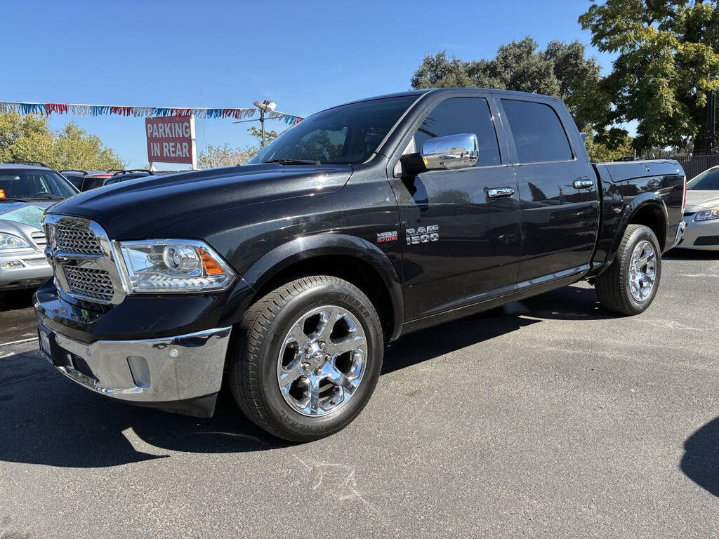 2017 RAM 1500 Laramie Crew Cab 4WD