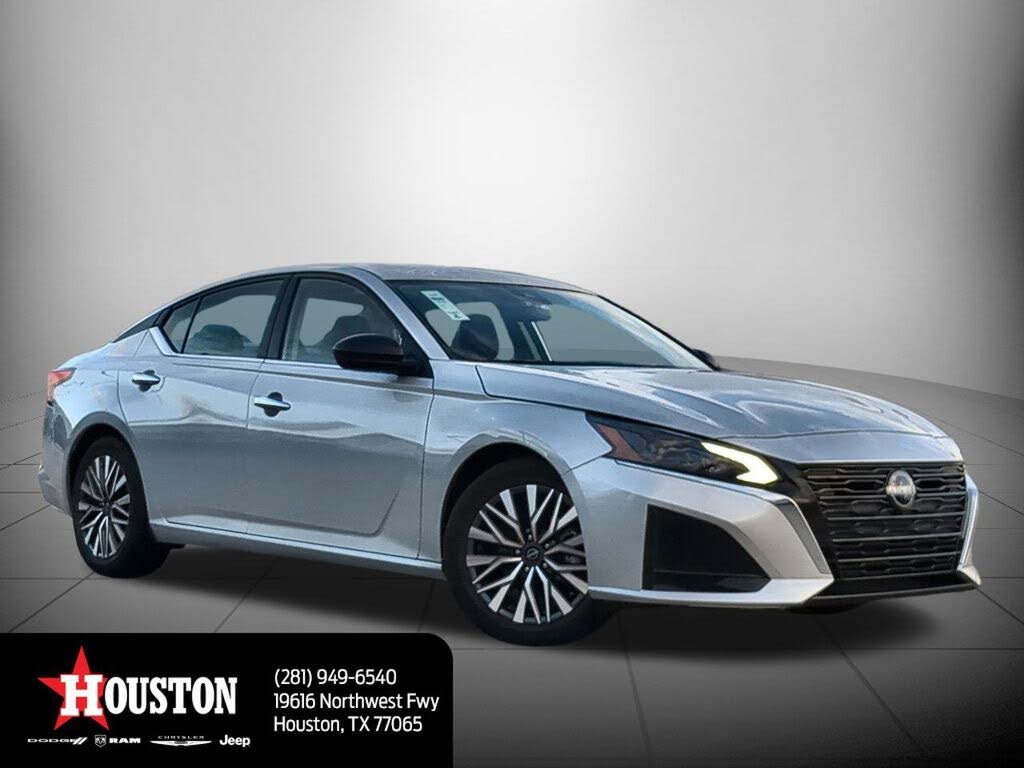 2024 Nissan Altima 2.5 SV FWD