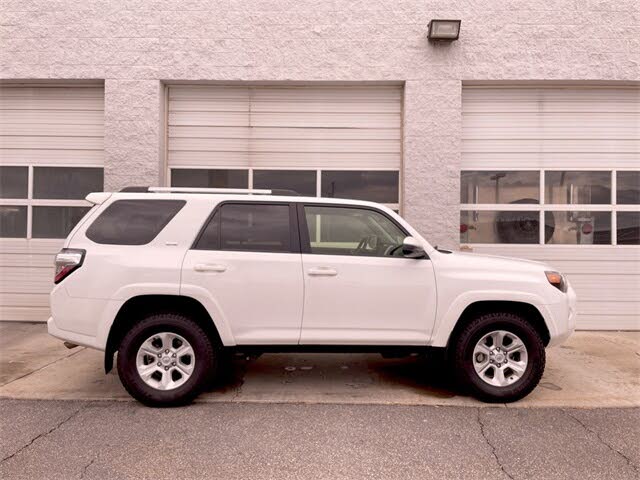2024 Toyota 4Runner SR5 4WD