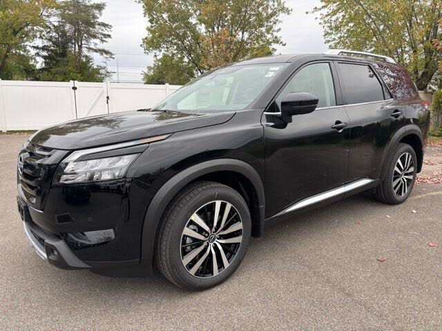 2025 Nissan Pathfinder Platinum 4WD