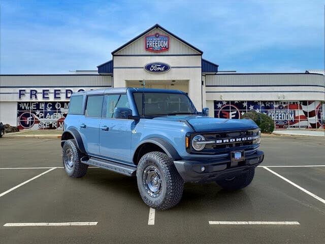 2025 Ford Bronco Outer Banks 4-Door 4WD