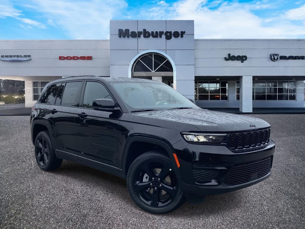 2025 Jeep Grand Cherokee Laredo 4WD